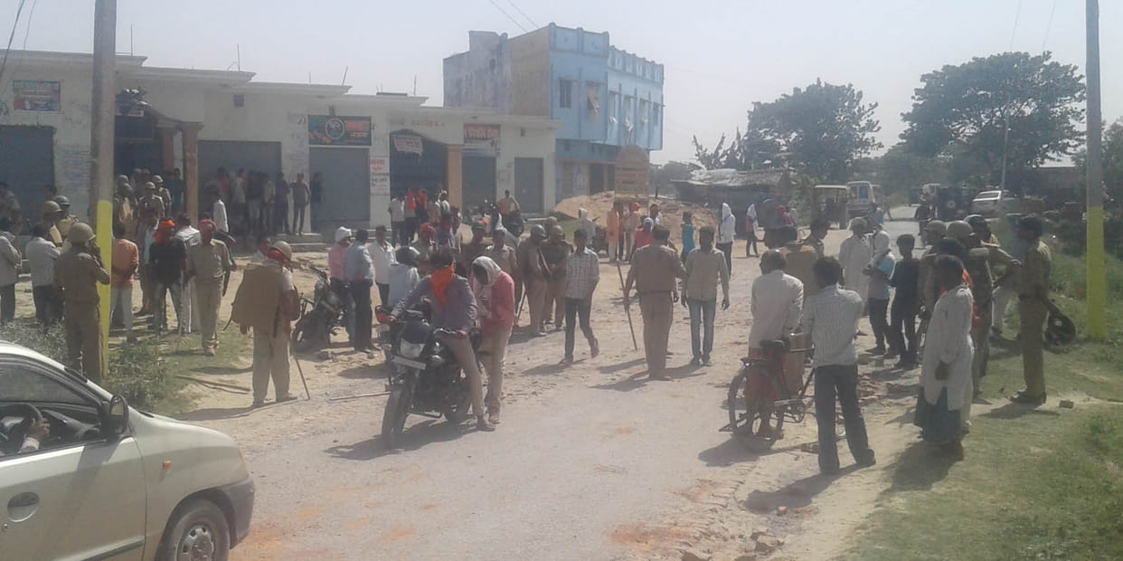 chaos and outrage in police betwwen public at mau