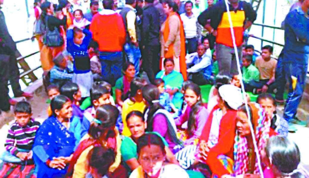 Parents jammed on the route of Bediag-Haldwani