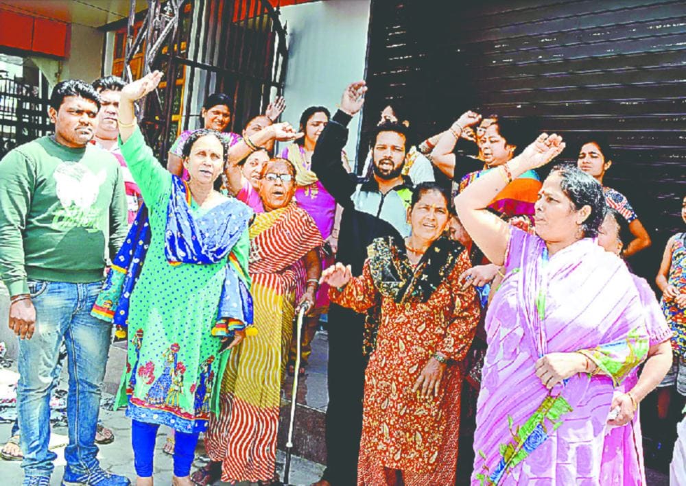 Womens reached to liquor shops