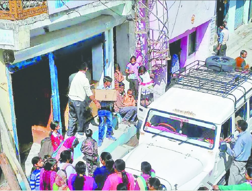People protest against wine shops in uttarakhand