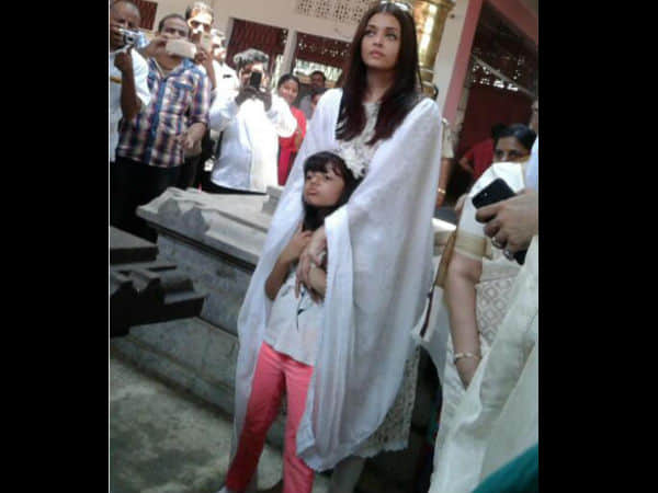Aishwarya Rai Bachchan & Aaradhya Bachchan Visit A Temple Near Mangalore