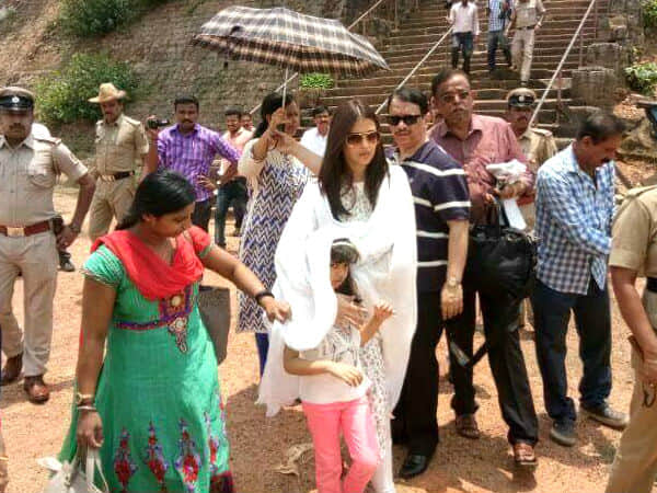 Aishwarya Rai Bachchan & Aaradhya Bachchan Visit A Temple Near Mangalore