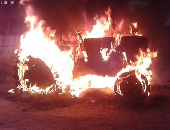 a tractor caught fire while he touch hightension wire