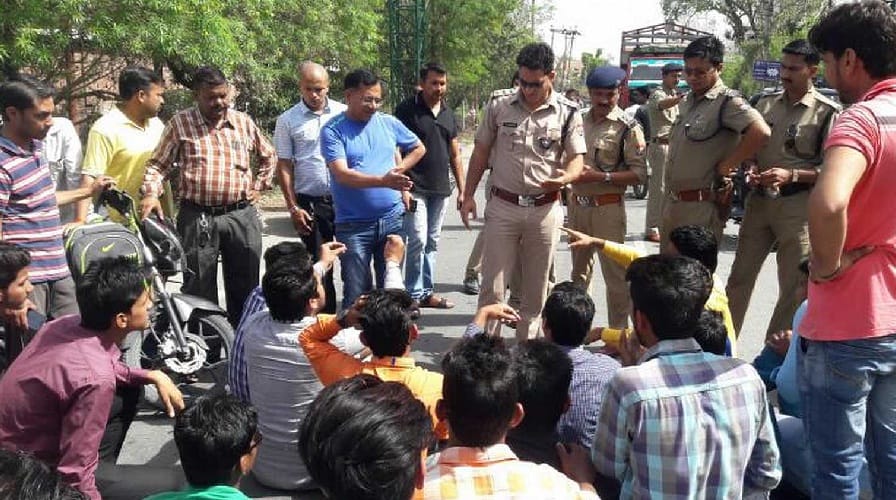 Traffic stopped in NH at Ramnagar