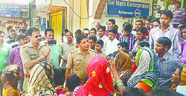  Women's ruckus on Jalalpur road