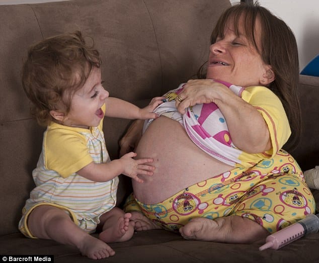 World's smallest mother shows off baby number three 