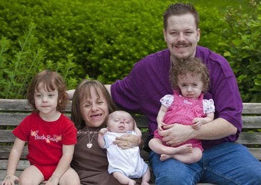 World's smallest mother shows off baby number three 
