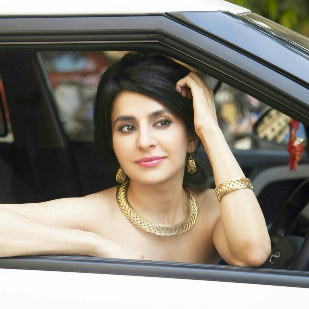 'Balika Vadhu' fame Roop Durgapal shares backless picture and it's wow