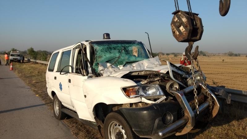 two died three injured in accident on yamuna expressway