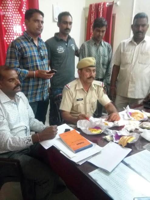 police arrested with 50 million jewels