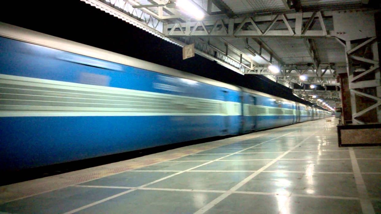 railway parcel department overloaded slr coach of avadh express 