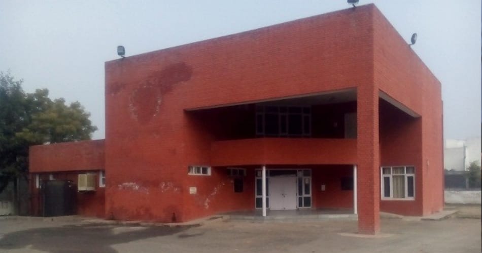 Now liquor will serve in chandigarh community centers 