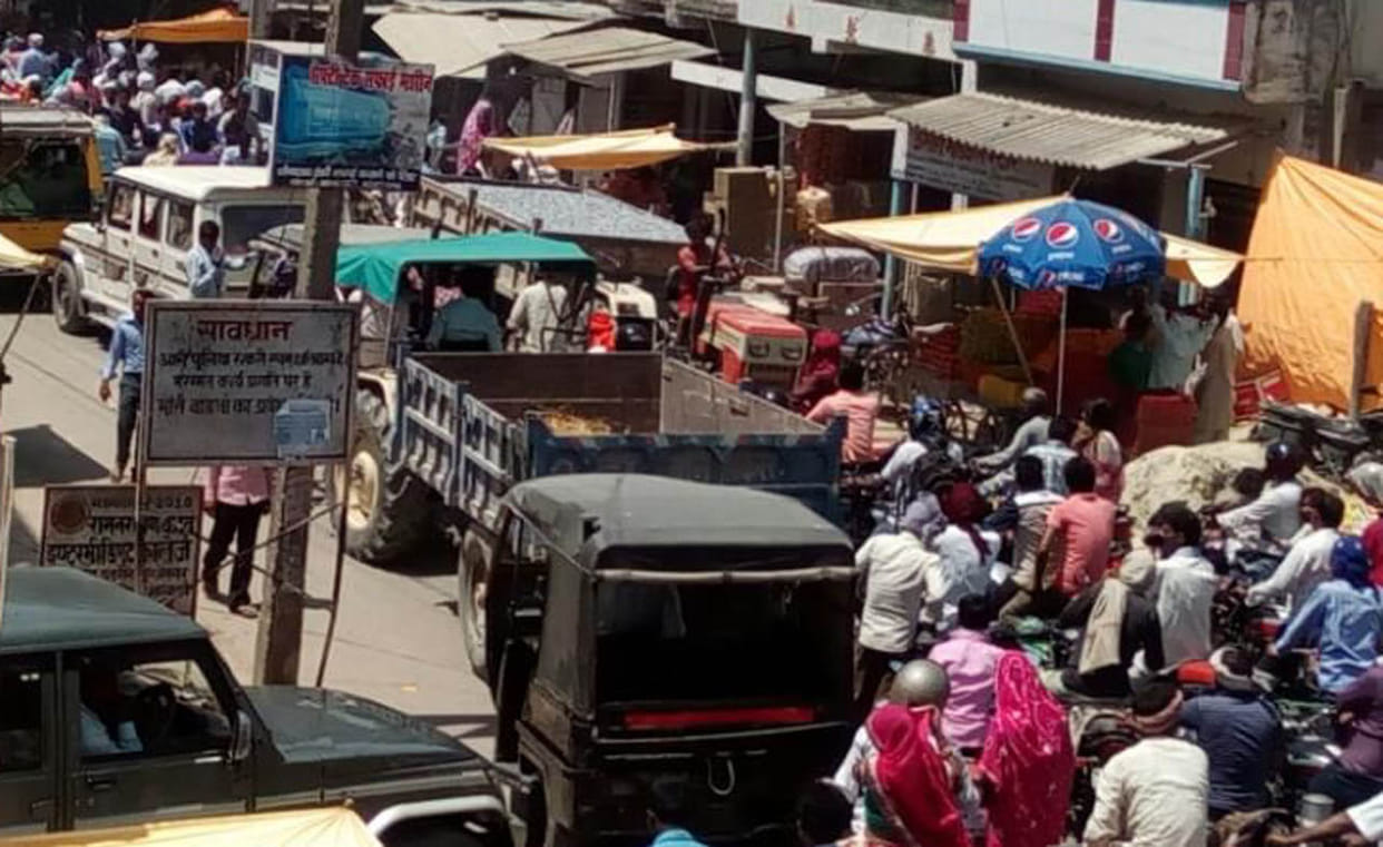 People suffering from jam in Khirkiya 