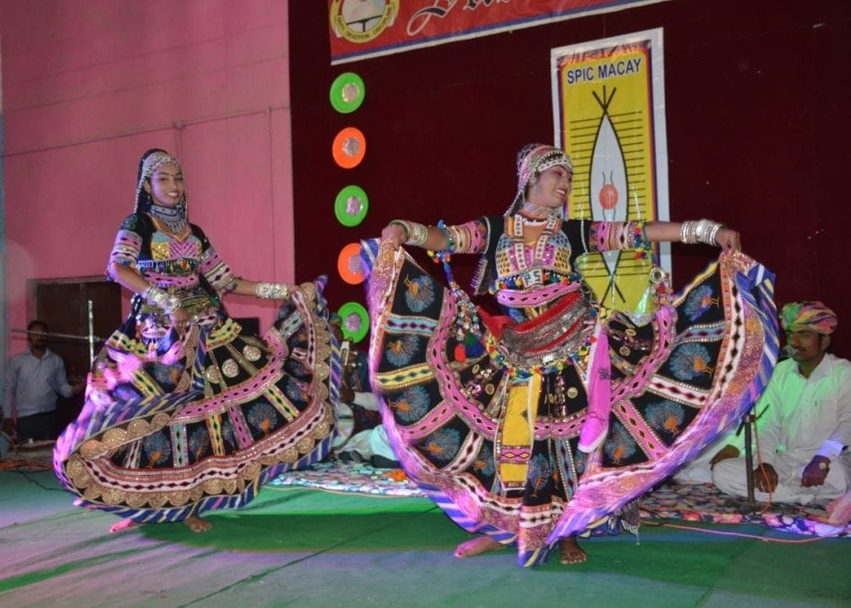 kaalbelia dance magic shown at ghazipur school