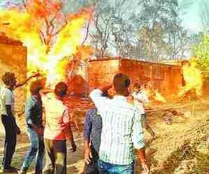 Fire played havoc, 40 house burnt