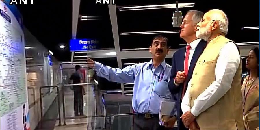 pm modi and his australian counterpart malcom turnbull visits metro and akshardham temple