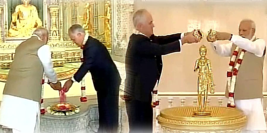 PM Narendra Modi and Australian PM Malcolm Turnbull at Mandi House metro station