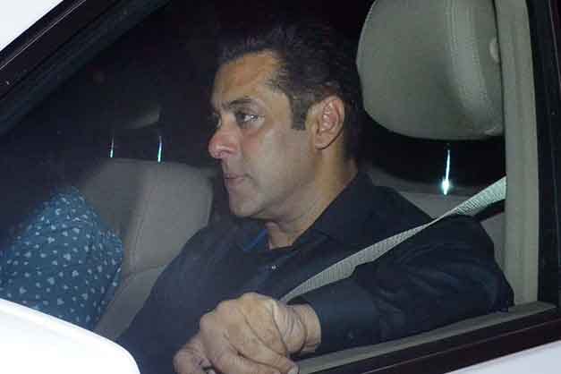 Pics: Salman and Jhanvi becomes central of attraction at ambanis party