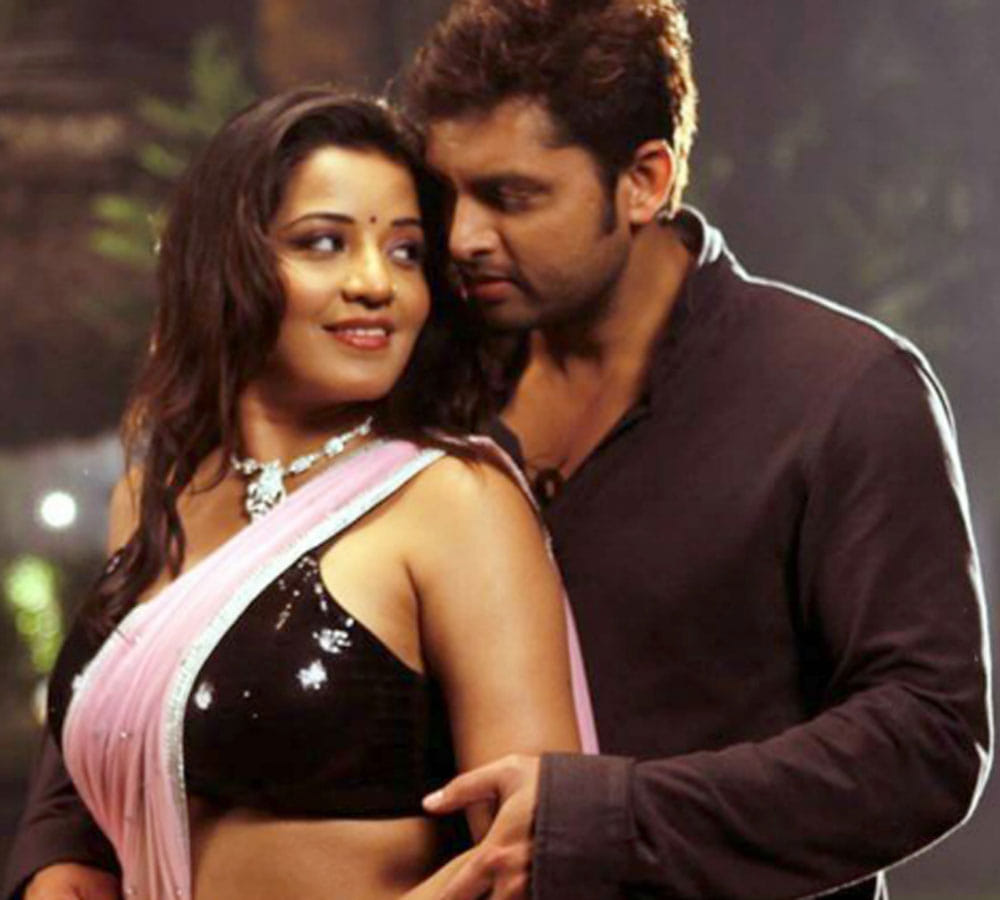 nach baliye 8 monalisa and vikrant kiss passionately in front of everyone