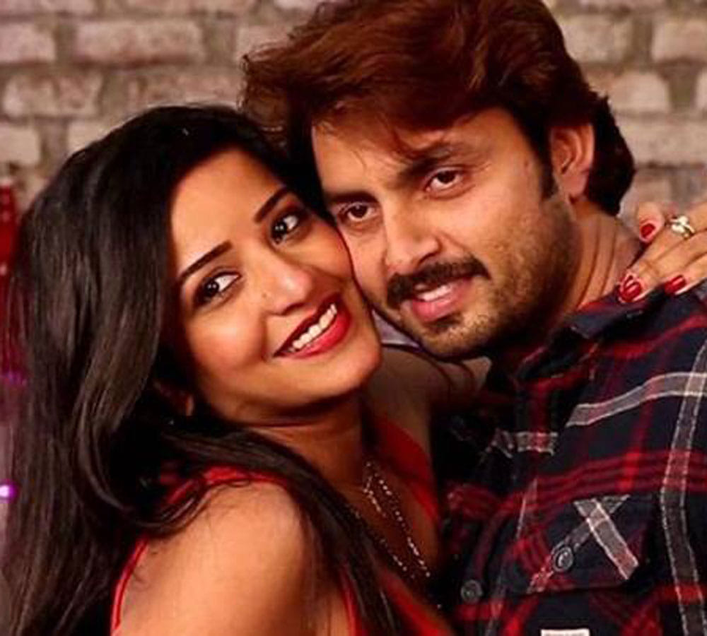 nach baliye 8 monalisa and vikrant kiss passionately in front of everyone