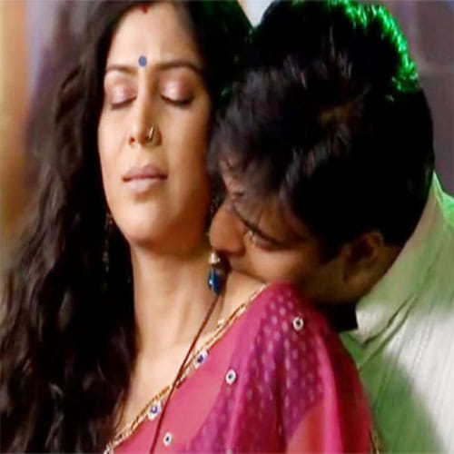 See The Hot OnScreen Chemistry Between Ram Kapoor And Sakshi Tanwar