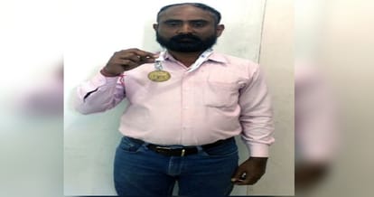 Sarabjit from Punjab, running with tricoloured in Dubai