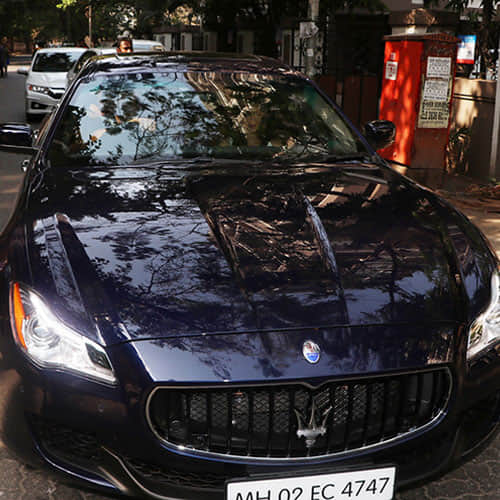 Sushant Singh Rajput Takes Lady Love Kriti Sanon On A Long Drive In His New Mercedez