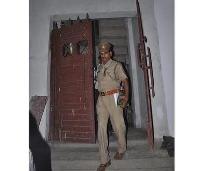 Loot in mahanagar in Lucknow.