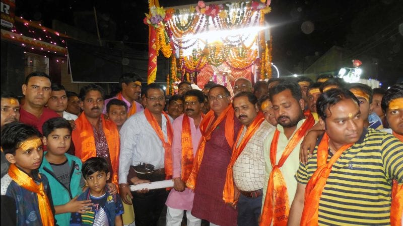 dhoomadhaam se nikalee hanumaan baaba kee shobhaayaatra