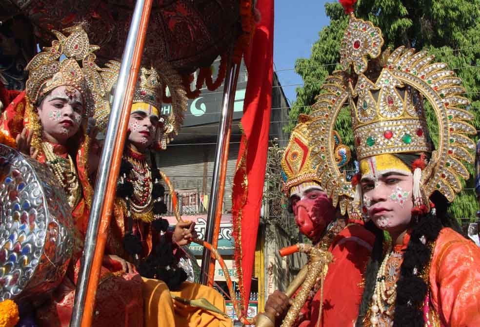 kashi become saffron on the occasion of hanuman jayanti