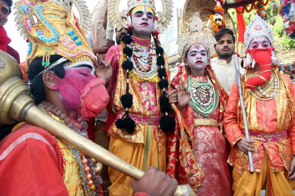 kashi become saffron on the occasion of hanuman jayanti