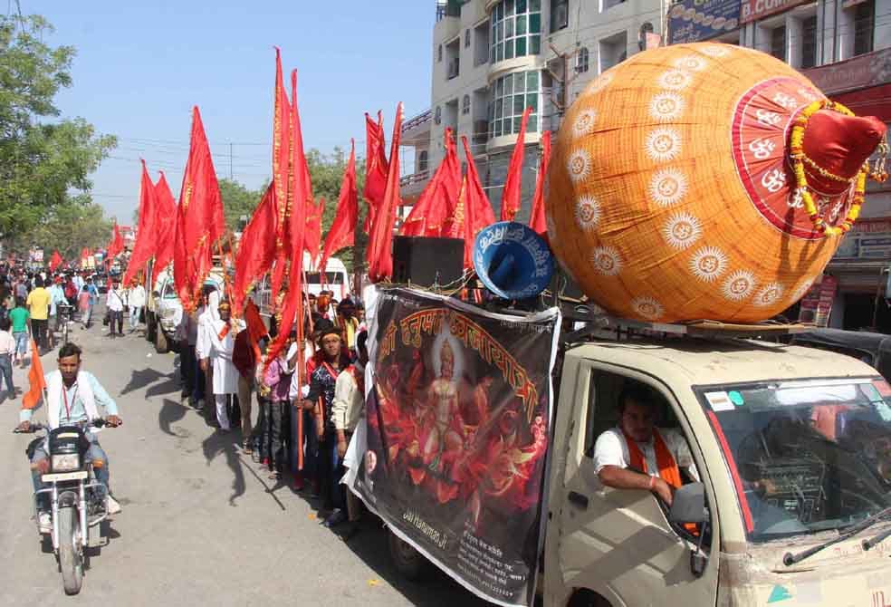 kashi become saffron on the occasion of hanuman jayanti