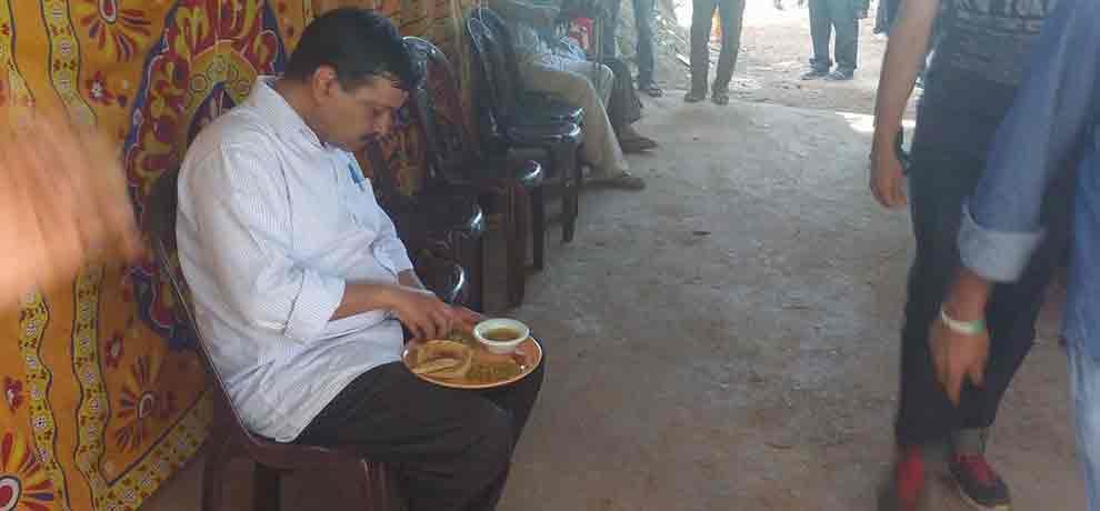 arvind kejriwal government faces new allegation eating one crore rupees samosa