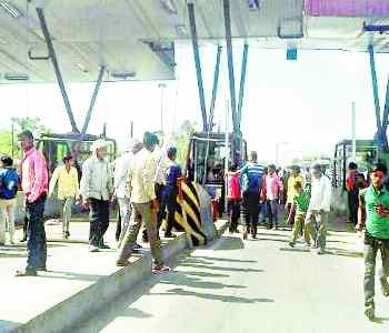 Highway in protest against death of health worker