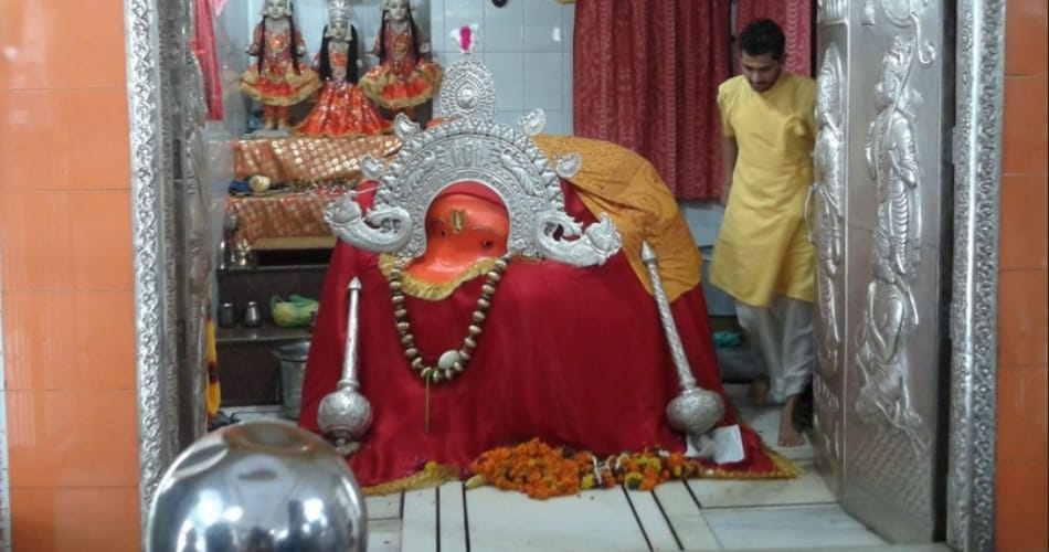 unique famous hanuman temple at amritsar of punjab, bada hanuman mandir