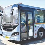 रामपुर मे रोडवेज वर्क शॉप मे खड़ी वाल्वो बसें। अमर उजाला