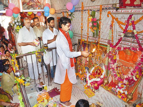 Hanuman Gunje Jaykare temples at birth