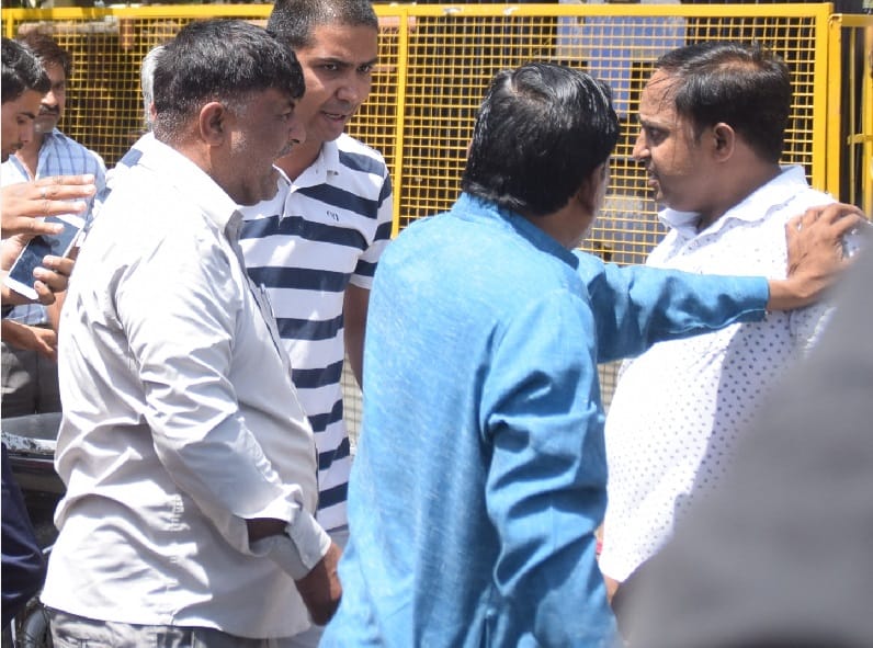 Know, why the BSP workers fought together, sticks and sticks