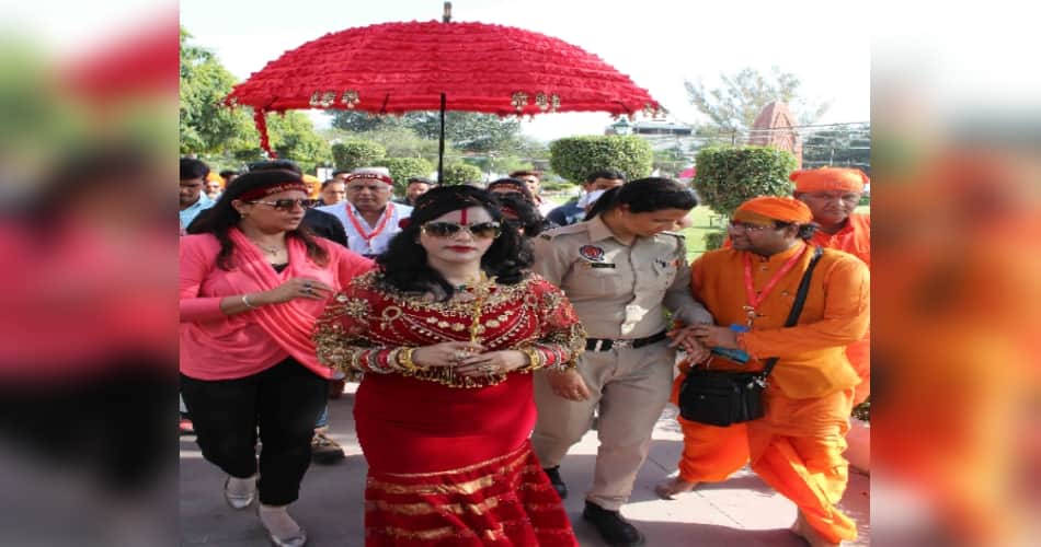 radhe maa said dirty man on picture of general daire