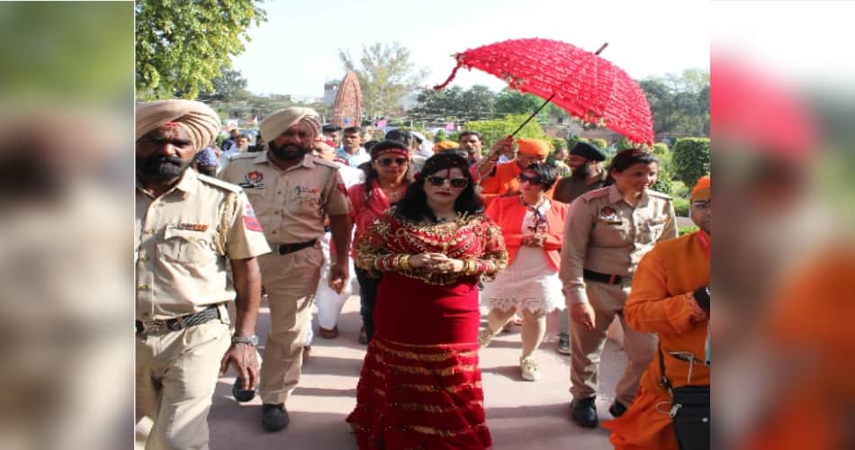 radhe maa said dirty man on picture of general daire