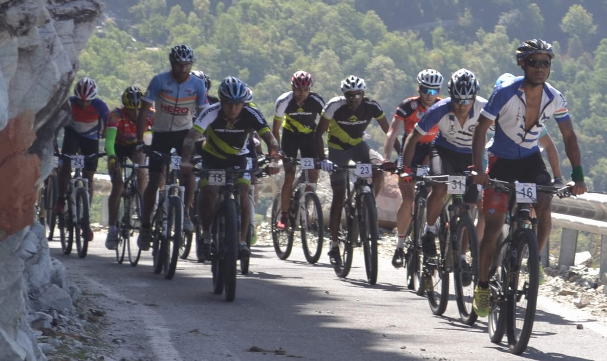 Bicycle Rally Passed through narrow passages and sharp turns.