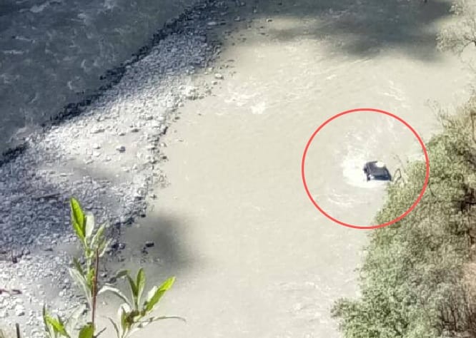 Two killed As Car Falls into Dam at Chamba.
