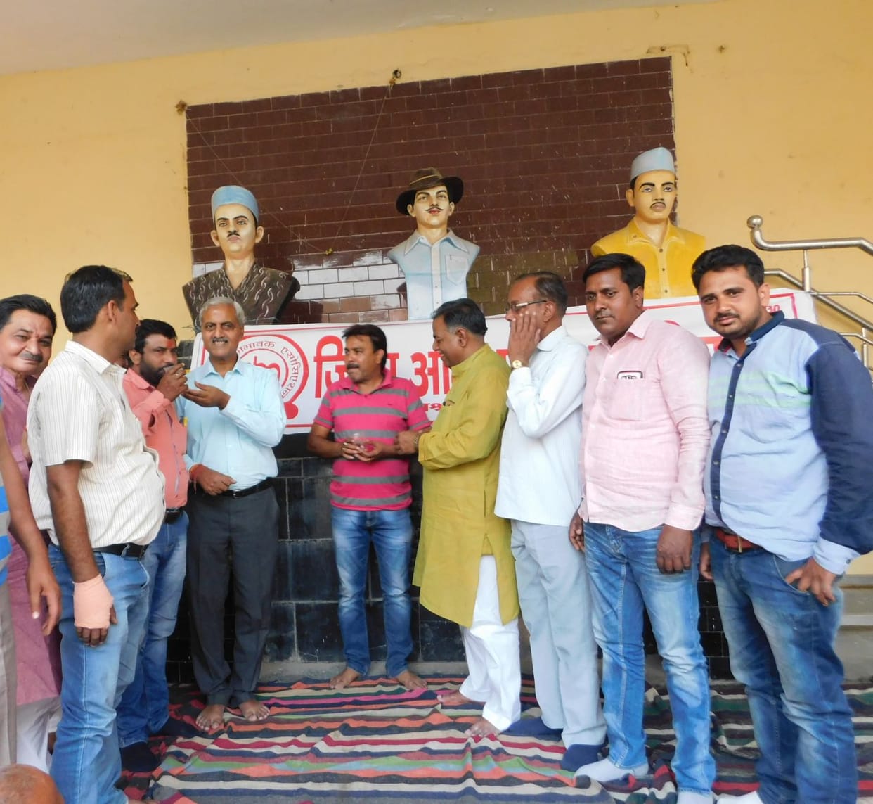 jila abhibhaavak parishad ka dharana samaapt