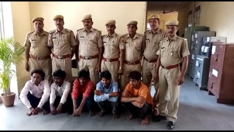 This gang was making fake notes of 2000, 500 and 100 rupees from Scanner and printer.