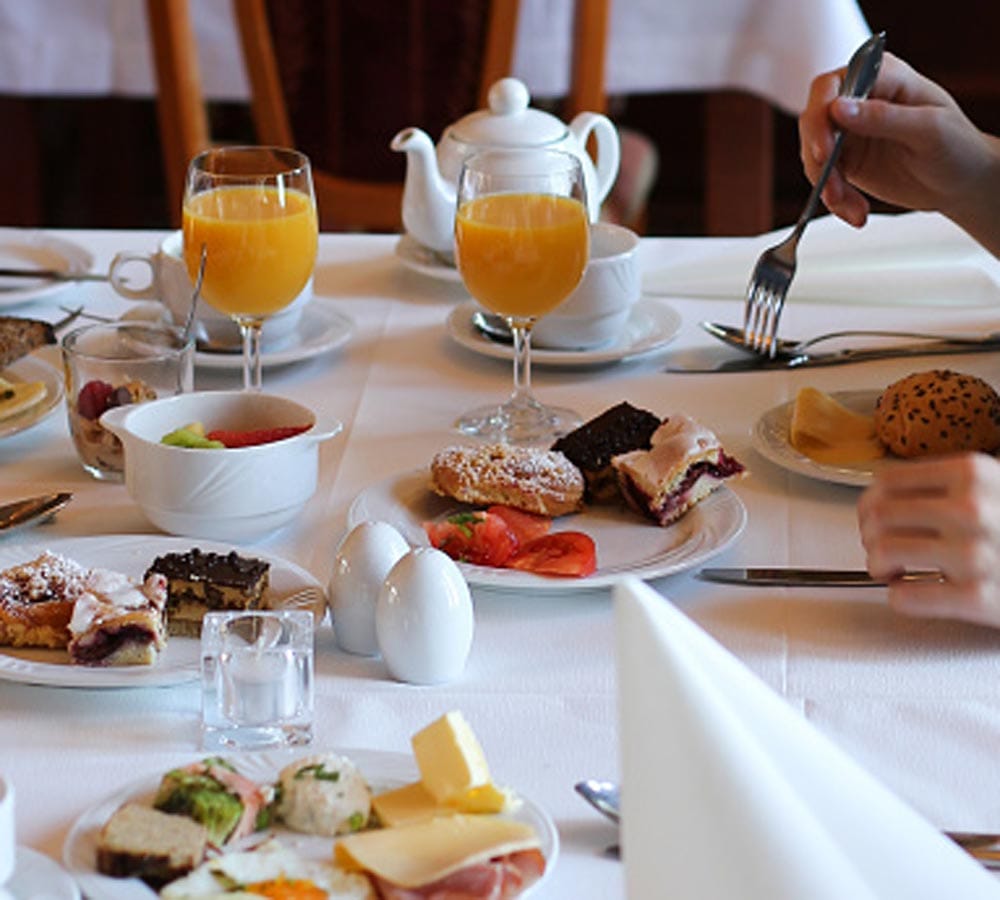 here are the easy ways to prevent wastage of food 