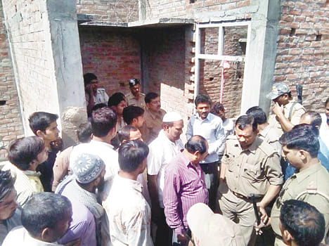 Fruit trader hanged in neighbor's house