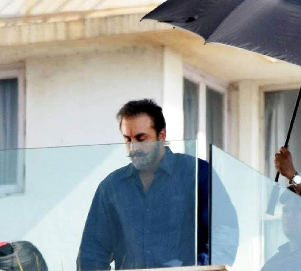 ranbir kapoor look like sanjay dutt photo viral