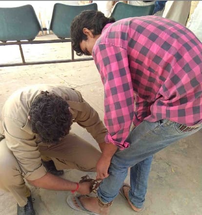 Wages bundled in chains, The story of the victim reached the police station