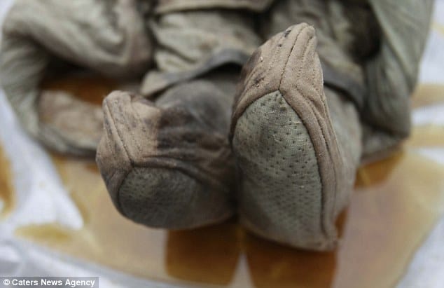 700-year-old mummy found by chance by Chinese road workers
