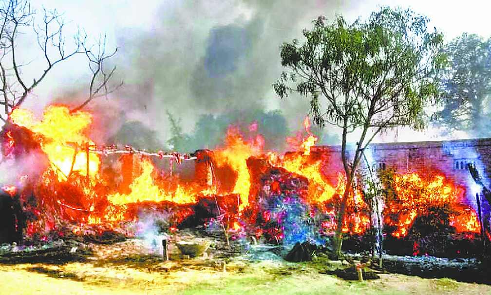 burnt 12 houses by fire 